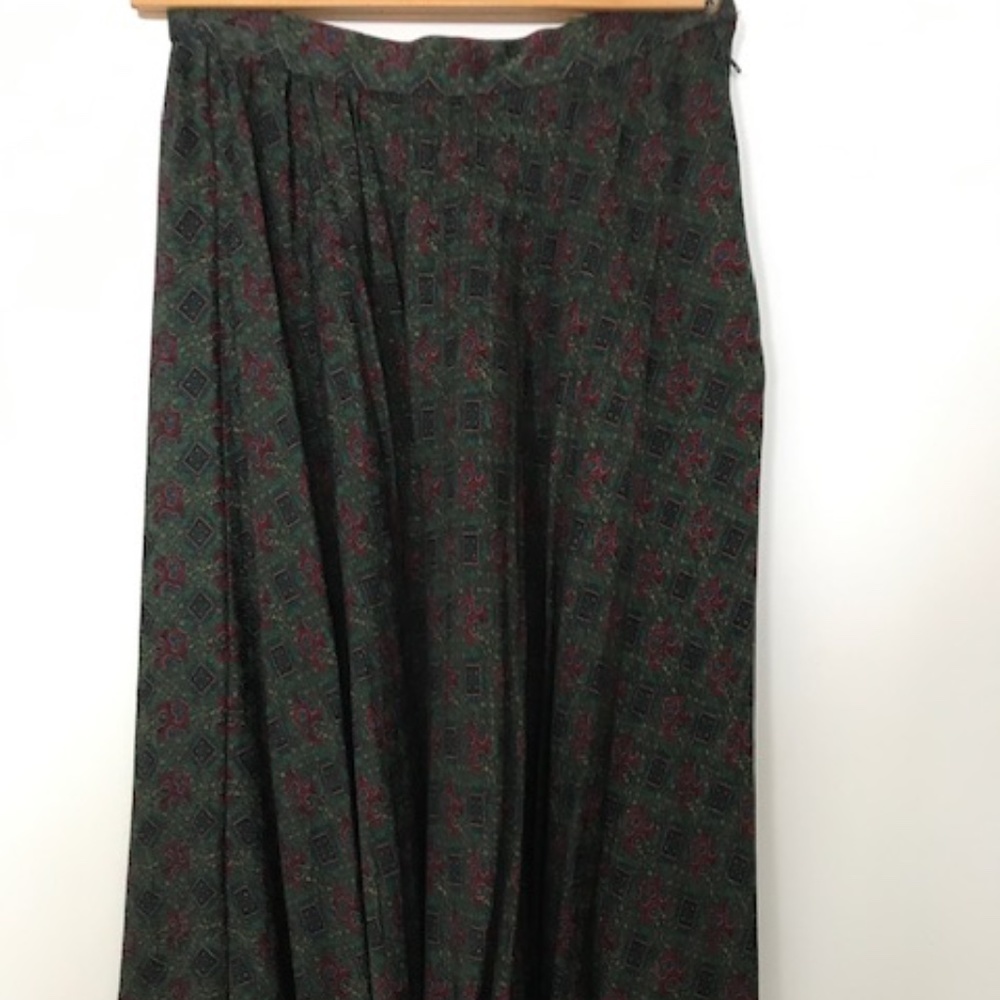 Silk Skirt - Picture 2 of 6